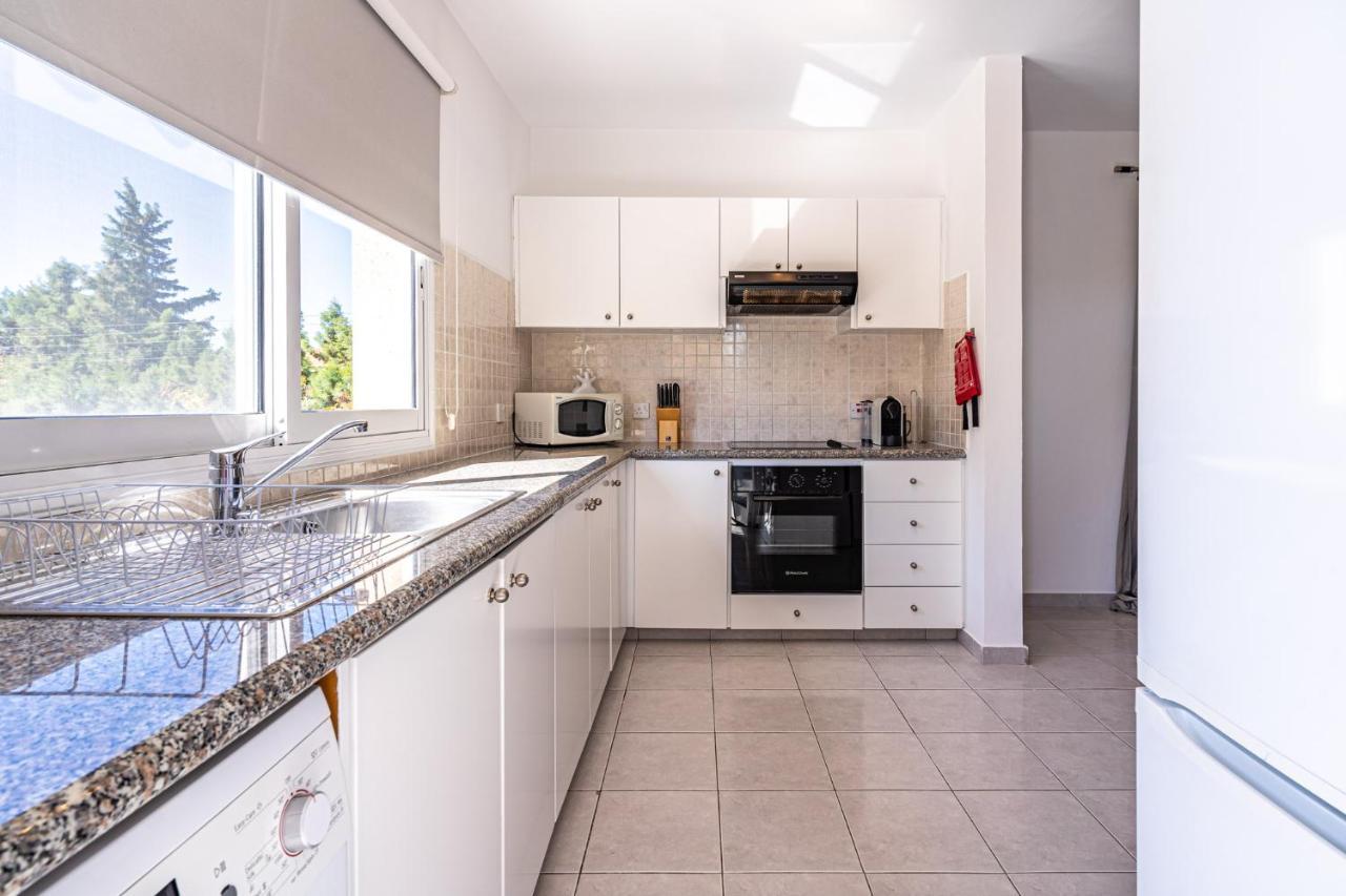 Paphos Summer Breeze Holiday Apartment With Pool מראה חיצוני תמונה